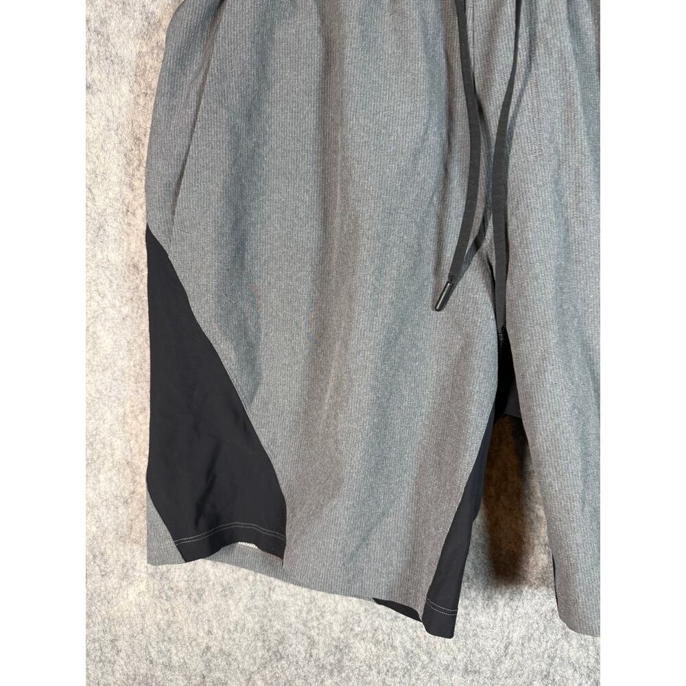 Lululemon Namaste At The Beach Mens Large 9" Gray Black Lined Athletic Shorts - Picture 2 of 8